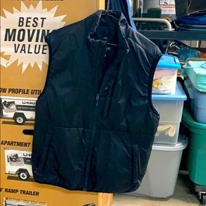 Gap precision designed vest.  size medium.